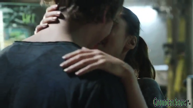 The 100 Gag Reel Captures Season Two DVD Extras-422

