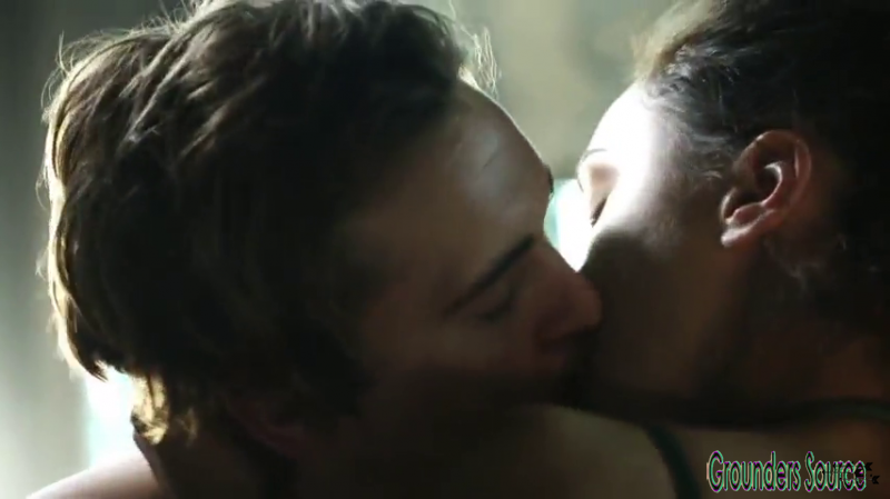 The 100 Gag Reel Captures Season Two DVD Extras-410
