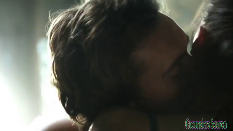 The 100 Gag Reel Captures Season Two DVD Extras-404
