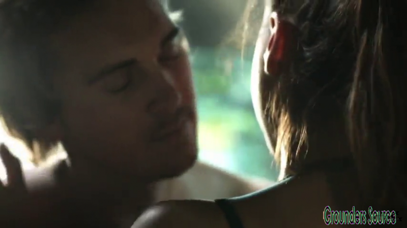 The 100 Gag Reel Captures Season Two DVD Extras-395
