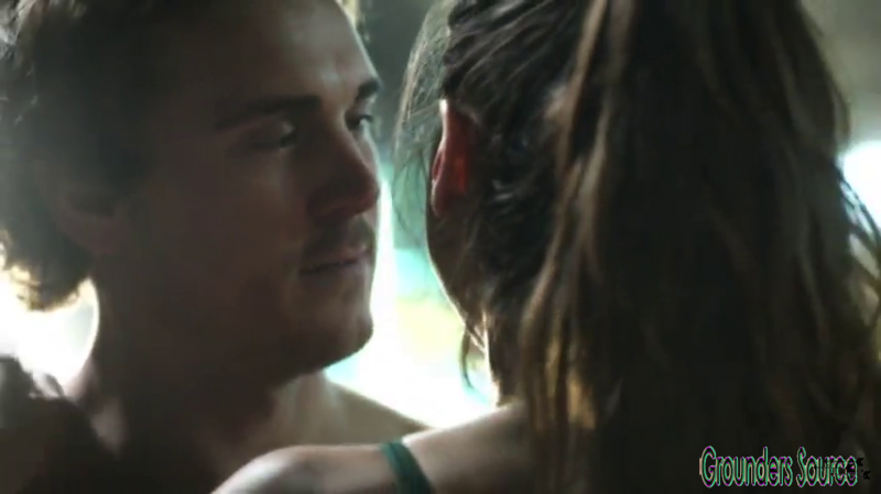 The 100 Gag Reel Captures Season Two DVD Extras-392
