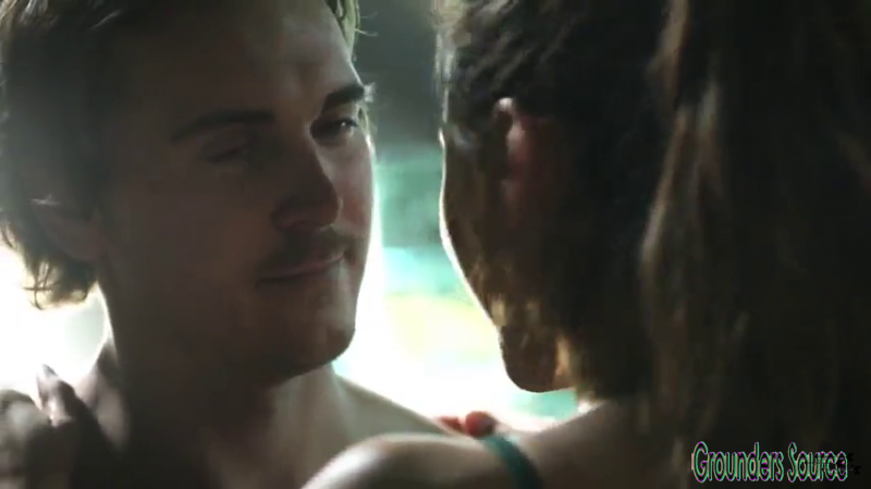 The 100 Gag Reel Captures Season Two DVD Extras-389
