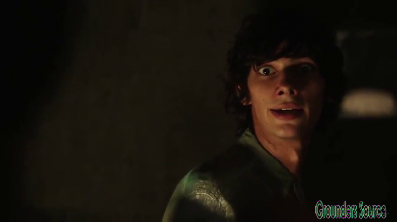 The 100 Gag Reel Captures Season Two DVD Extras-332
