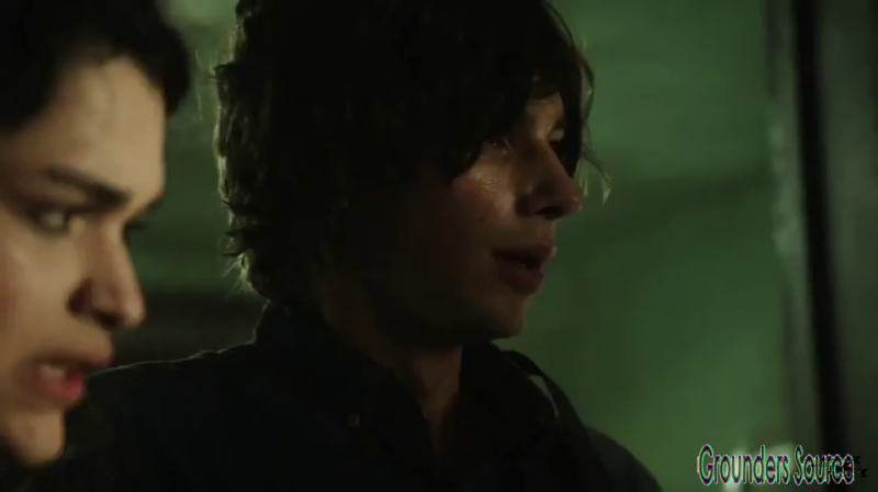 The 100 Gag Reel Captures Season Two DVD Extras-307
