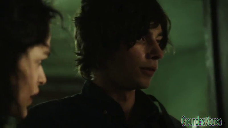 The 100 Gag Reel Captures Season Two DVD Extras-306
