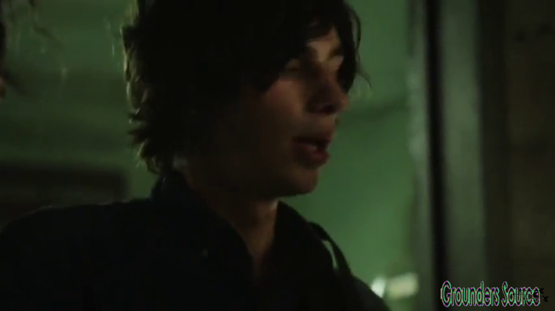 The 100 Gag Reel Captures Season Two DVD Extras-300
