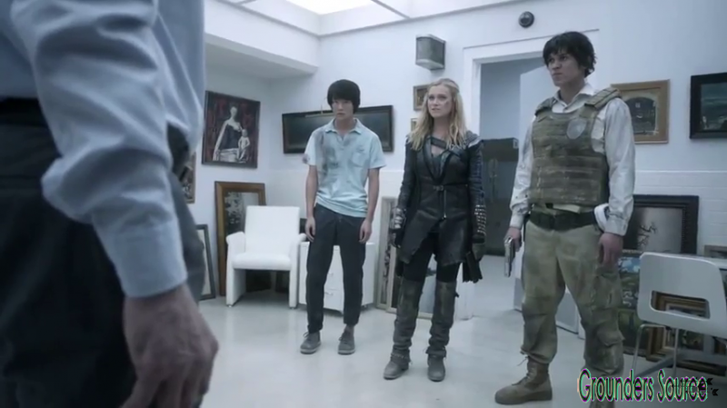 The 100 Gag Reel Captures Season Two DVD Extras-297
