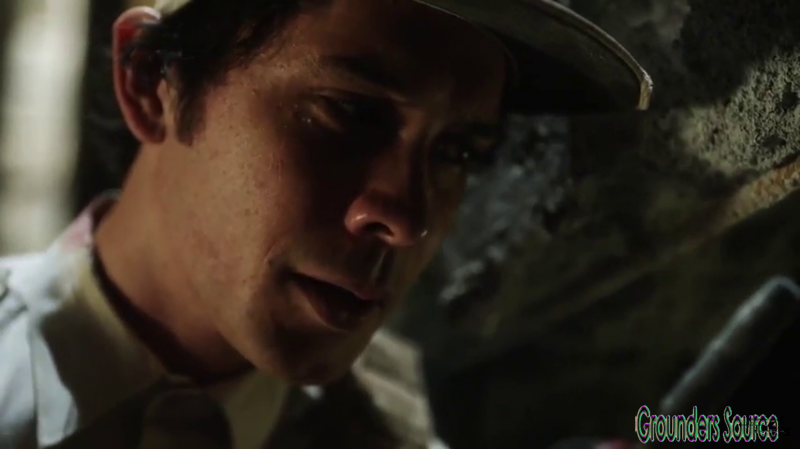 The 100 Gag Reel Captures Season Two DVD Extras-253
