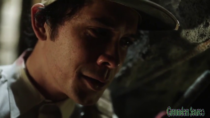 The 100 Gag Reel Captures Season Two DVD Extras-251
