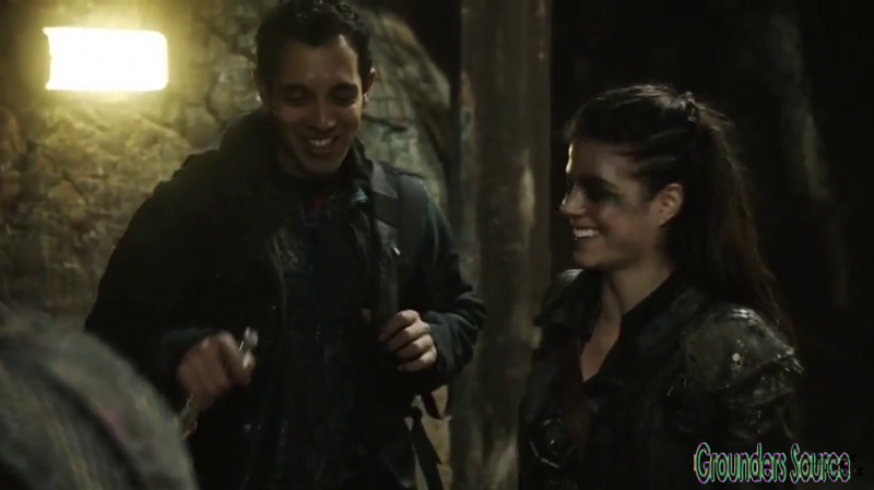 The 100 Gag Reel Captures Season Two DVD Extras-233
