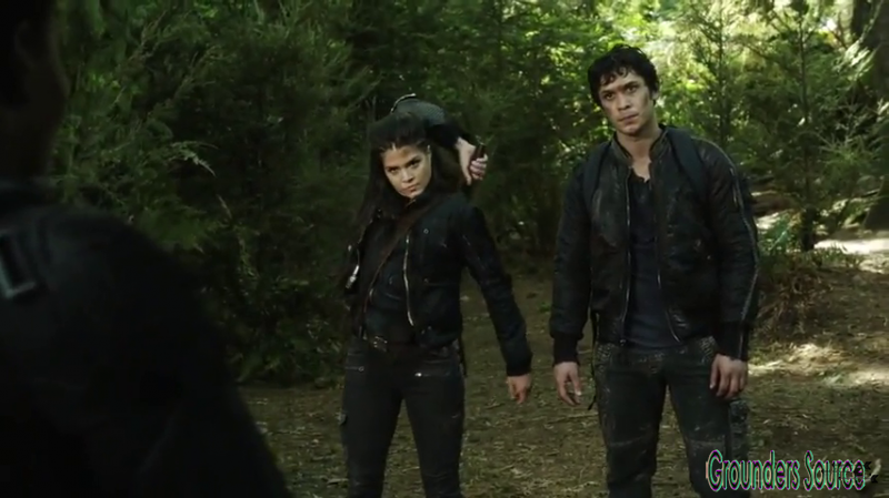 The 100 Gag Reel Captures Season Two DVD Extras-177
