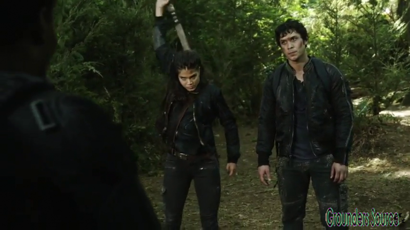 The 100 Gag Reel Captures Season Two DVD Extras-176
