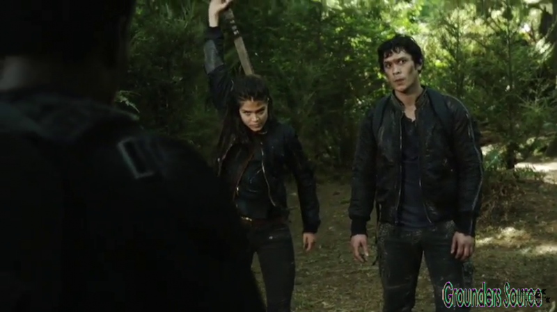 The 100 Gag Reel Captures Season Two DVD Extras-175
