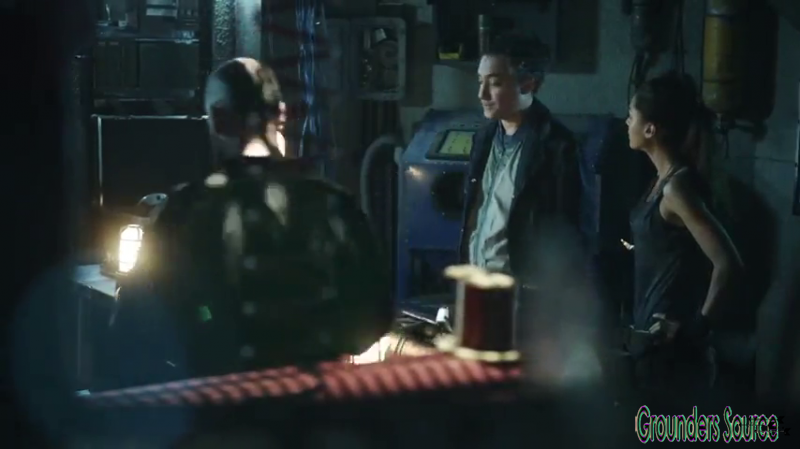 The 100 Gag Reel Captures Season Two DVD Extras-140
