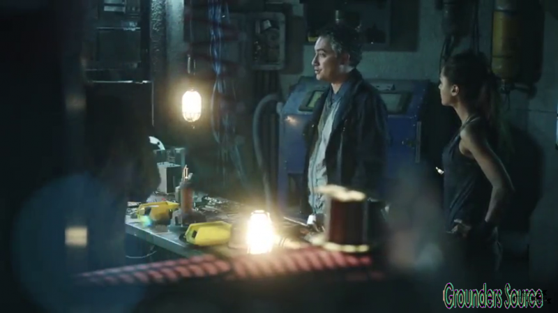 The 100 Gag Reel Captures Season Two DVD Extras-138
