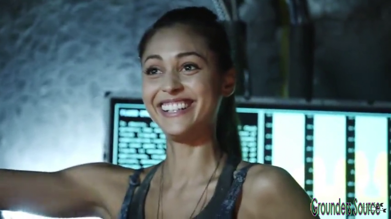 The 100 Gag Reel Captures Season Two DVD Extras-127
