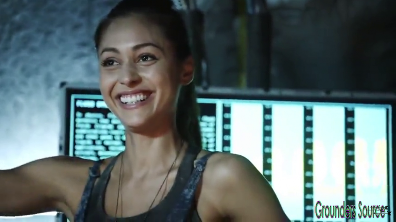 The 100 Gag Reel Captures Season Two DVD Extras-126
