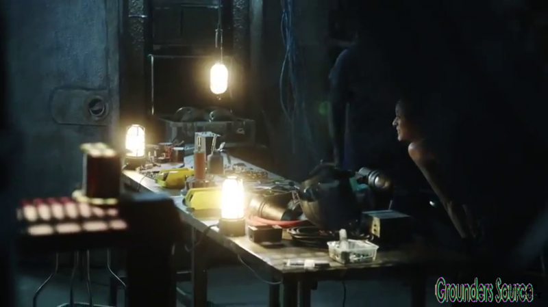 The 100 Gag Reel Captures Season Two DVD Extras-115
