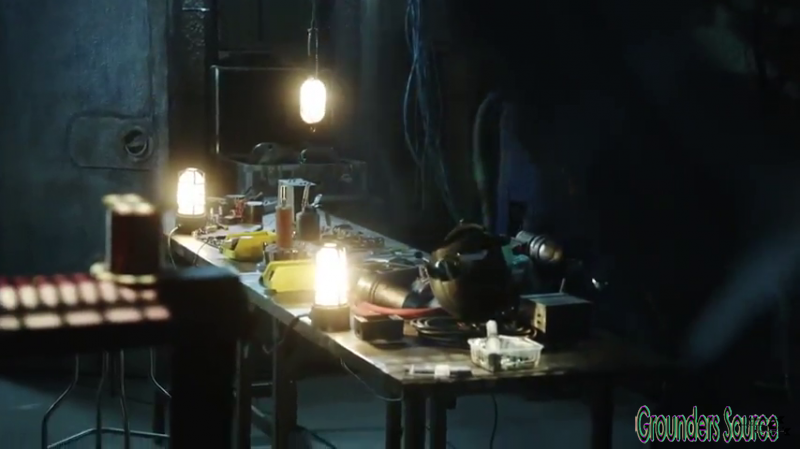 The 100 Gag Reel Captures Season Two DVD Extras-114
