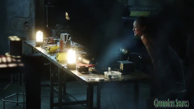 The 100 Gag Reel Captures Season Two DVD Extras-108
