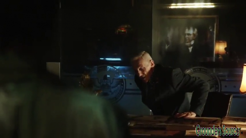 The 100 Gag Reel Captures Season Two DVD Extras-97

