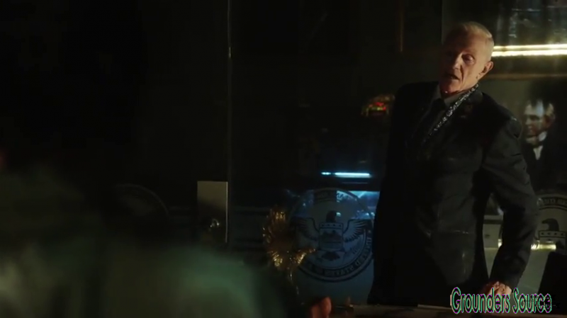 The 100 Gag Reel Captures Season Two DVD Extras-88
