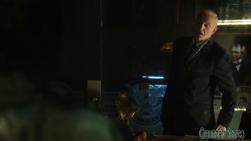 The 100 Gag Reel Captures Season Two DVD Extras-87

