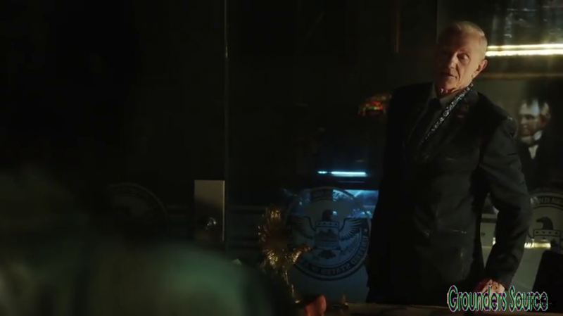 The 100 Gag Reel Captures Season Two DVD Extras-84
