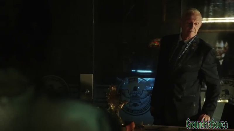 The 100 Gag Reel Captures Season Two DVD Extras-81
