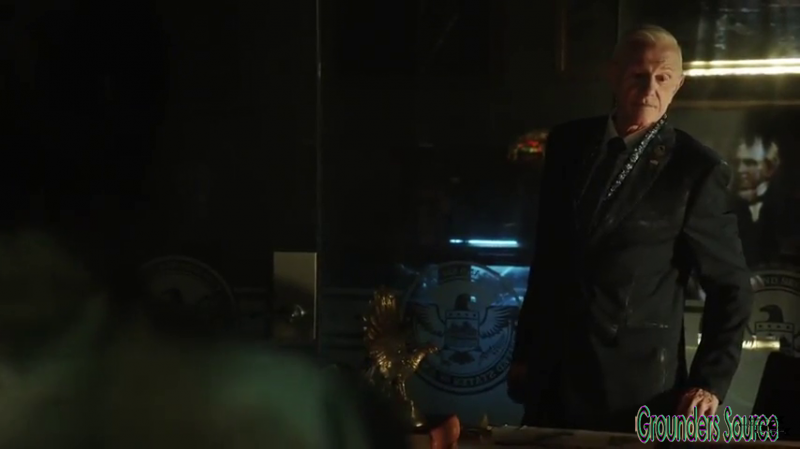 The 100 Gag Reel Captures Season Two DVD Extras-79
