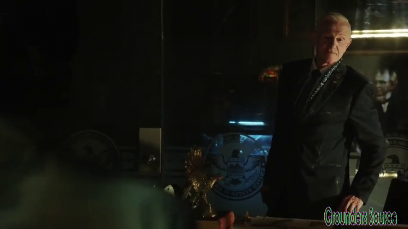 The 100 Gag Reel Captures Season Two DVD Extras-77
