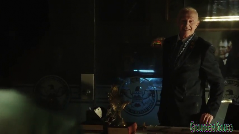 The 100 Gag Reel Captures Season Two DVD Extras-74

