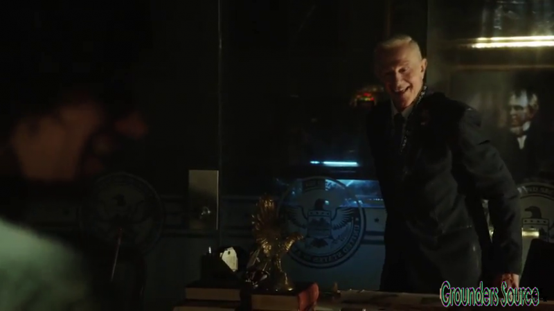 The 100 Gag Reel Captures Season Two DVD Extras-72
