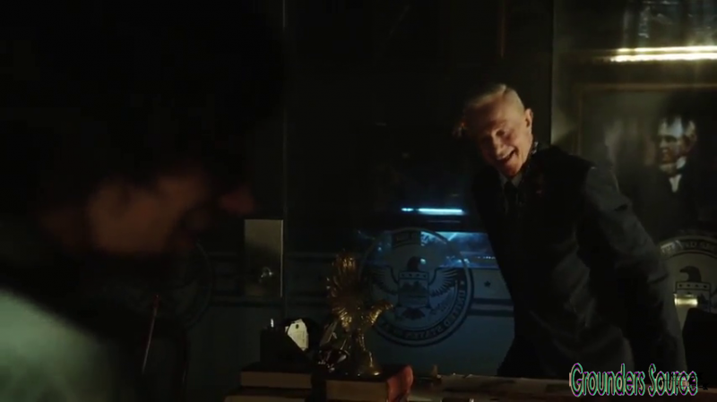 The 100 Gag Reel Captures Season Two DVD Extras-71
