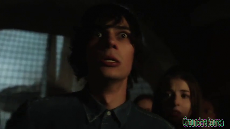 The 100 Gag Reel Captures Season Two DVD Extras-64
