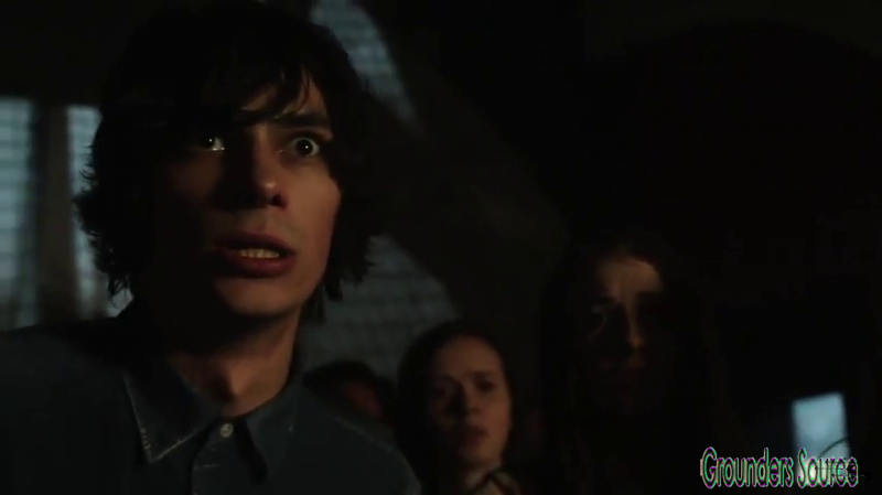 The 100 Gag Reel Captures Season Two DVD Extras-60
