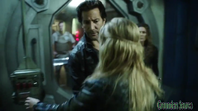 The 100 Gag Reel Captures Season Two DVD Extras-37
