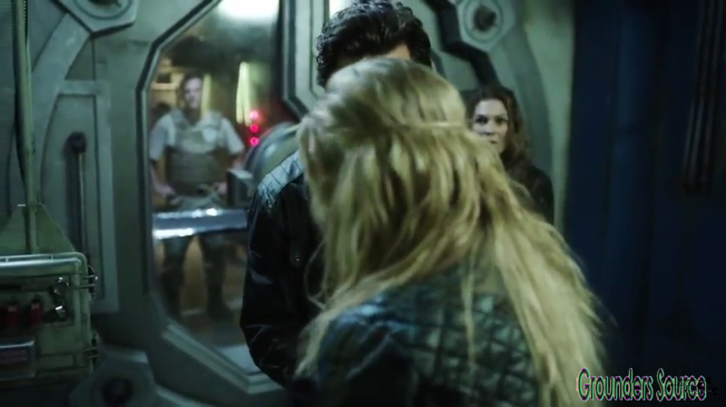 The 100 Gag Reel Captures Season Two DVD Extras-31
