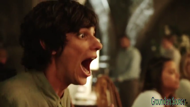 The 100 Gag Reel Captures Season Two DVD Extras-17
