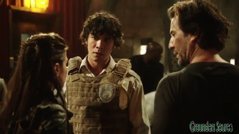 The 100 Gag Reel Captures Season Two DVD Extras-5
