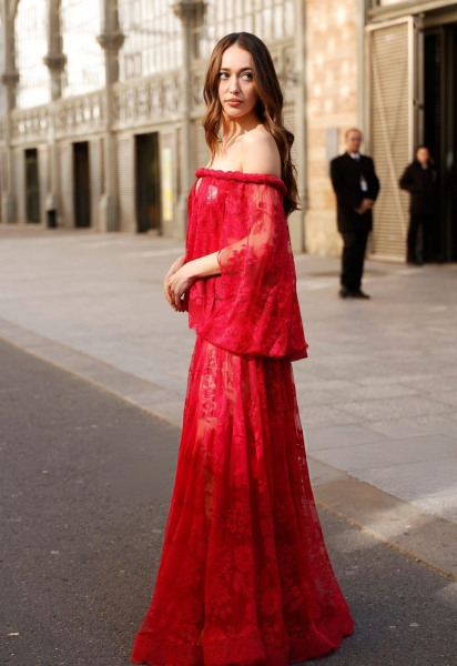 Keywords: Alycia Debnam-Carey Zimm