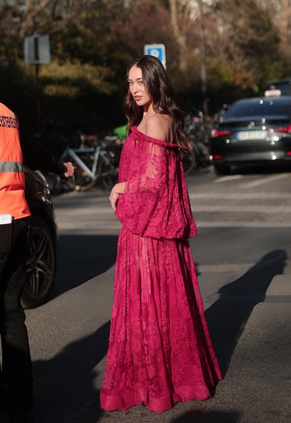 Keywords: Alycia Debnam-
