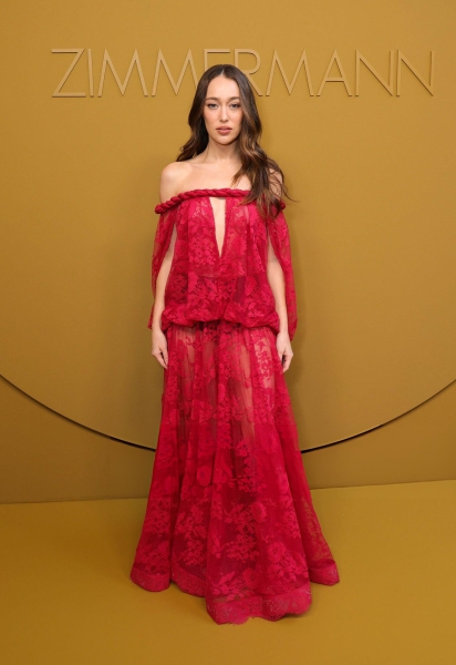 Keywords: Alycia Debnam-Carey 