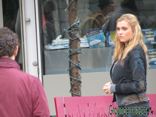 The 100 Season Three Behind the Scenes-194
