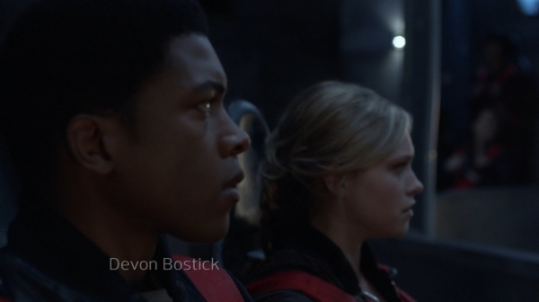 The 100 Season One Episode One Pilot Captures-2405
