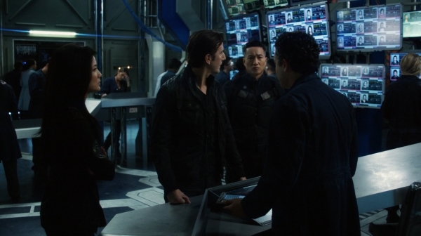 The 100 Season One Episode One Pilot Captures-2304
