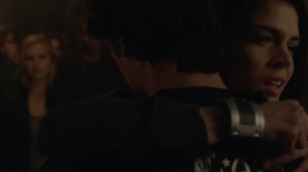 The 100 Season One Episode One Pilot Captures-2216
