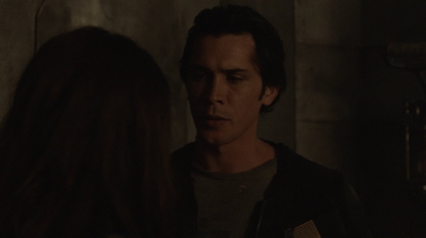 The 100 Season One Episode One Pilot Captures-2206
