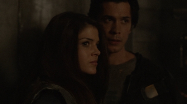 The 100 Season One Episode One Pilot Captures-2194
