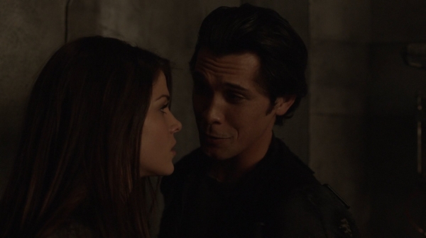 The 100 Season One Episode One Pilot Captures-2178

